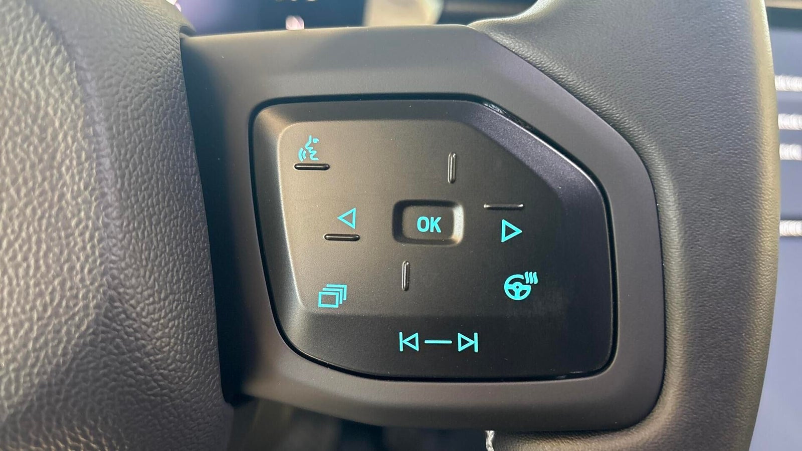 Sort Ford Explorer fra 2026