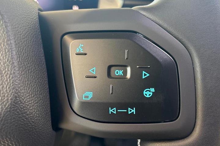 Sort Ford Explorer fra 2026