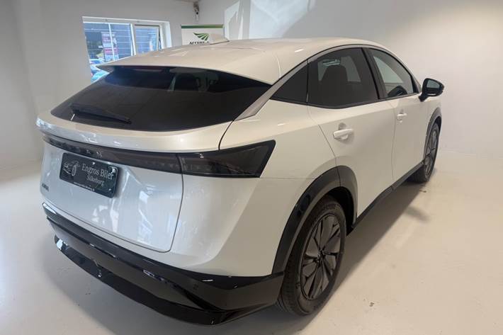 Hvid Nissan Ariya fra 2025