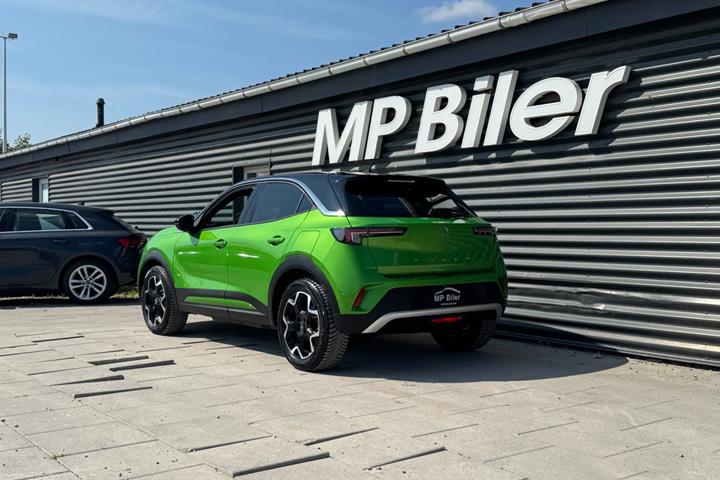 Grøn Opel Mokka-e fra 2023