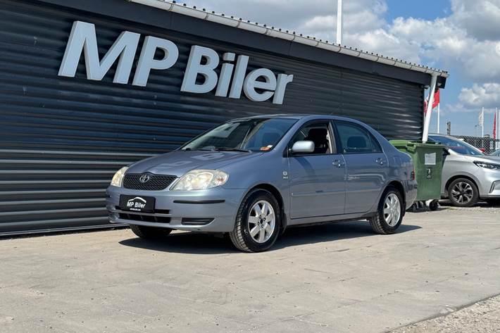 Grøn Toyota Corolla fra 2002