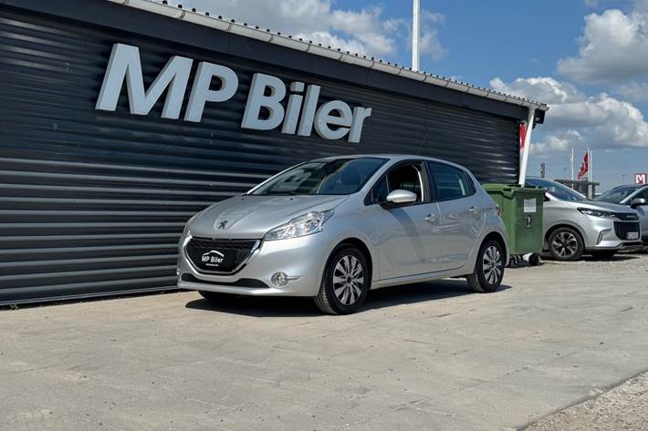 Sølv Peugeot 208 fra 2015