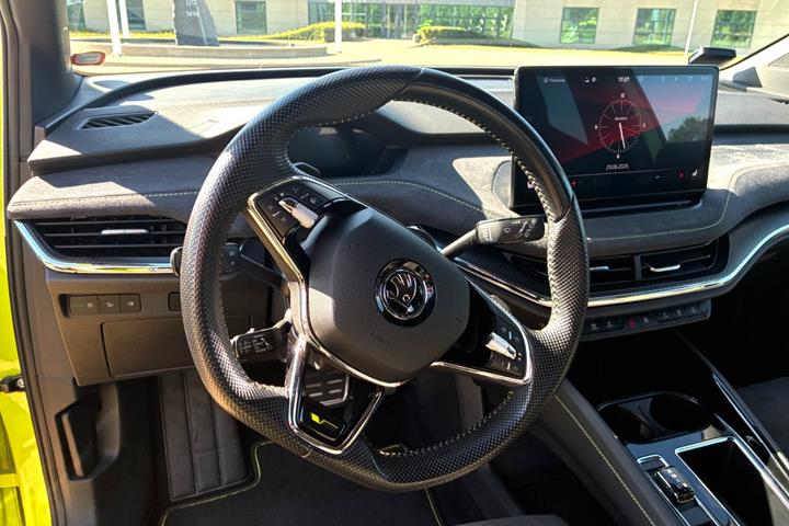 Grøn Skoda Enyaq fra 2023