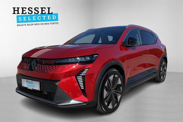 Rød Renault Scenic E-Tech fra 2024 set udefra