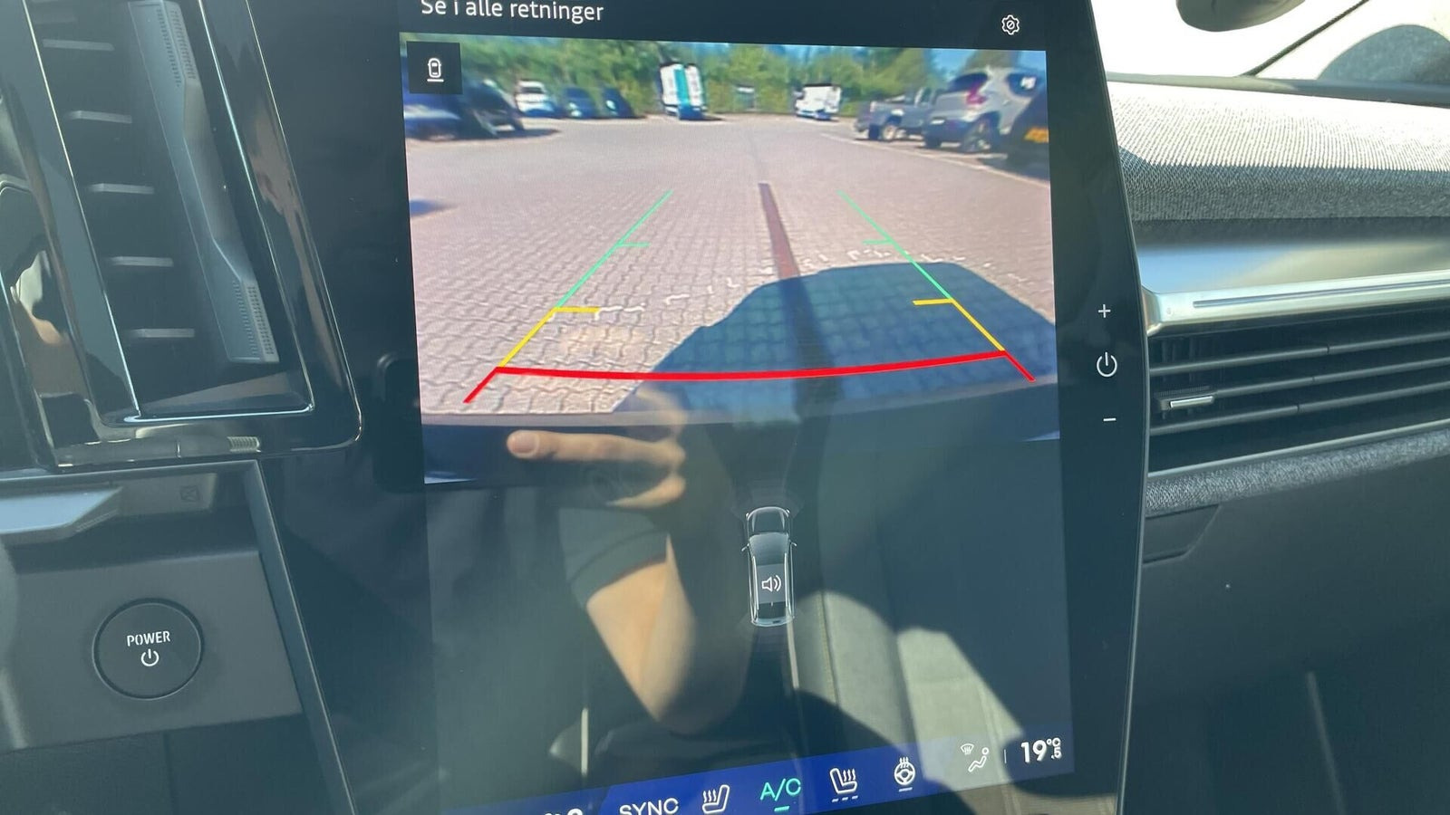 Rød Renault Scenic E-Tech fra 2024