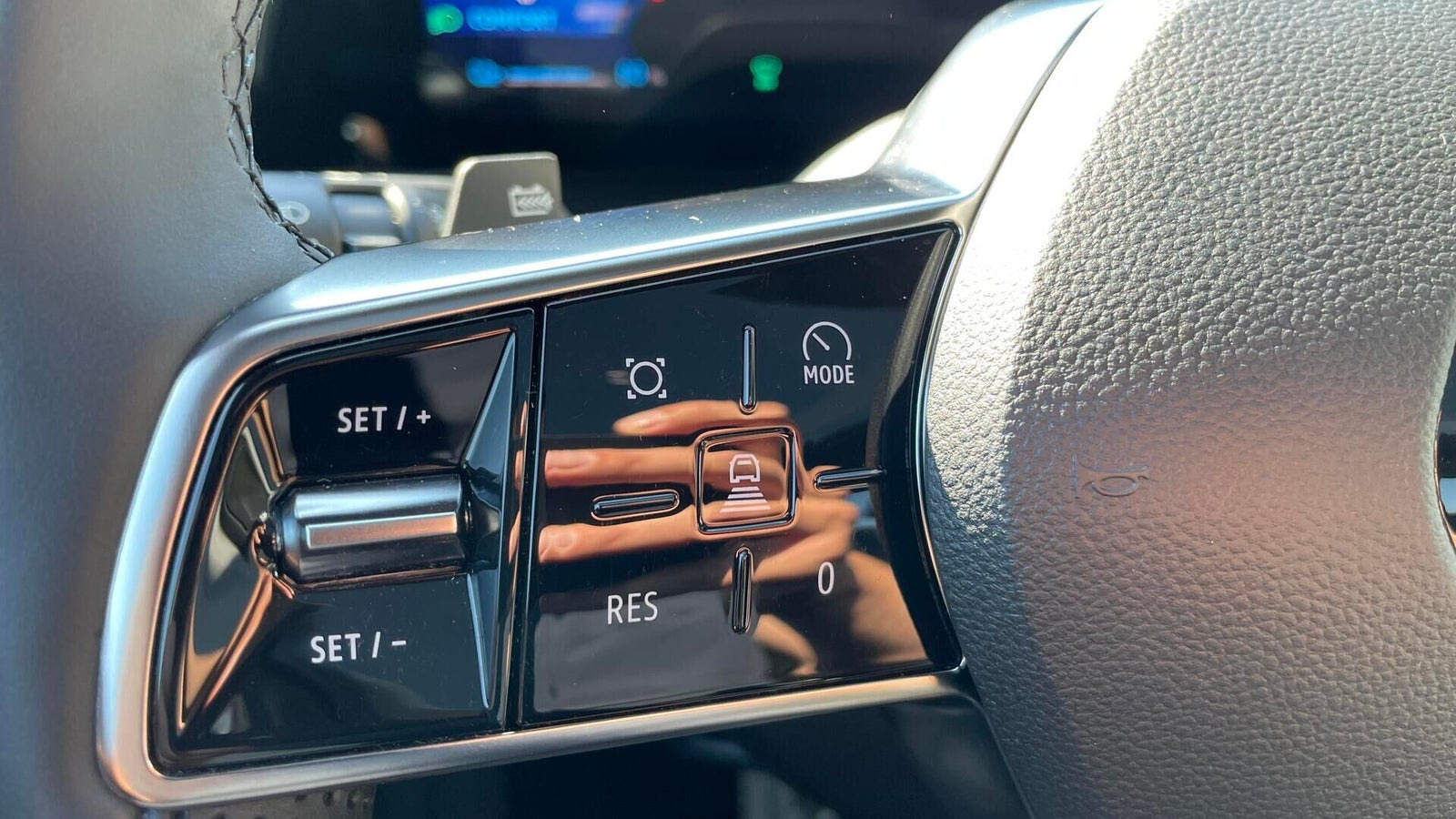 Rød Renault Scenic E-Tech fra 2024