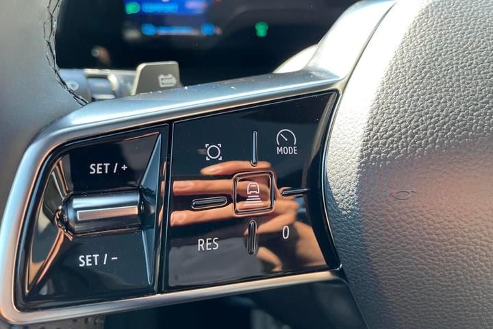 Rød Renault Scenic E-Tech fra 2024