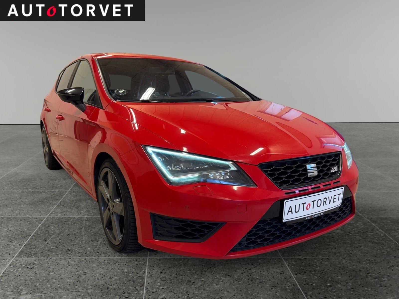Rød Seat Leon fra 2014