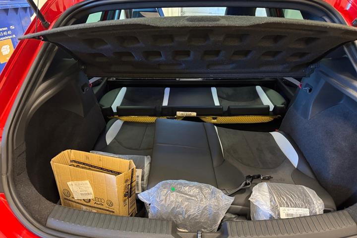 Rød Seat Leon fra 2014