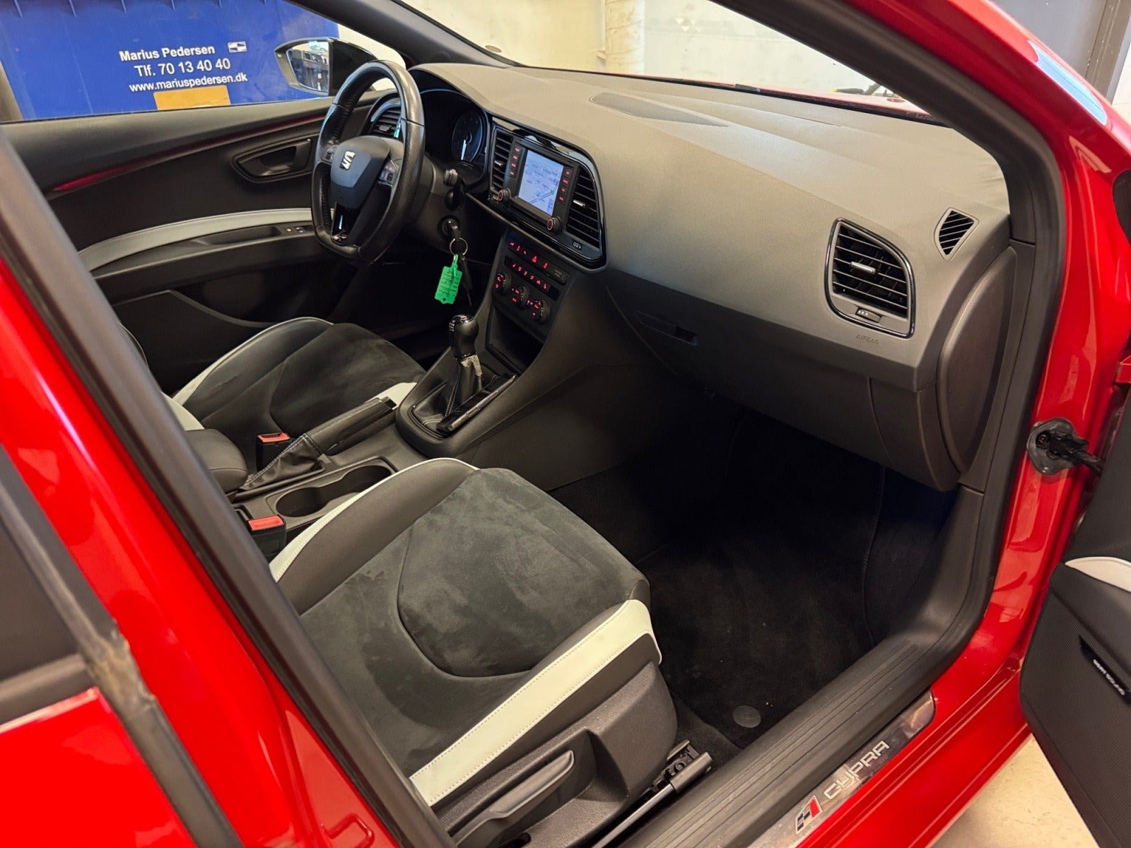 Rød Seat Leon fra 2014