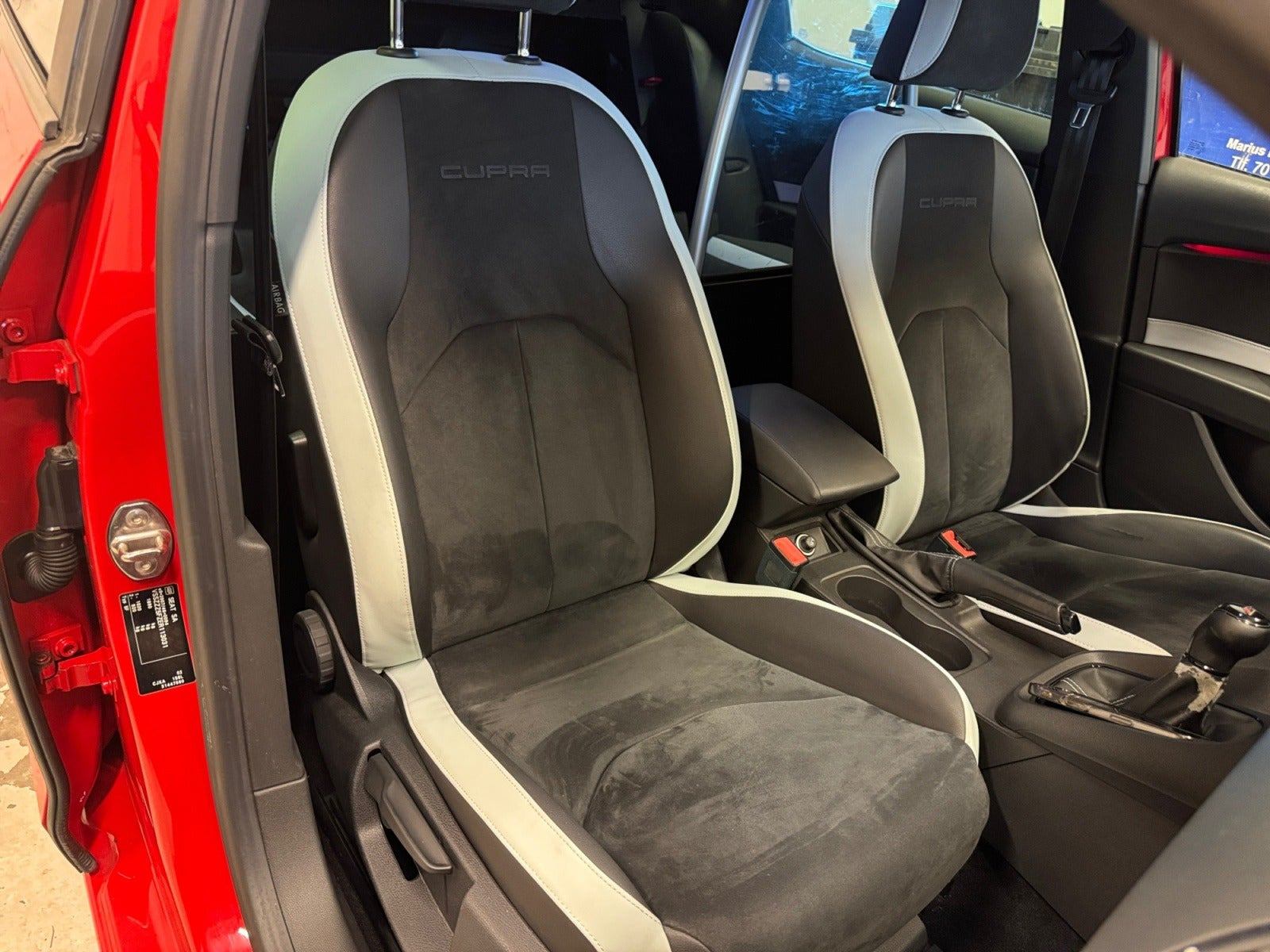 Rød Seat Leon fra 2014