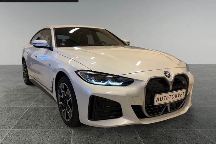 Hvid BMW i4 fra 2024