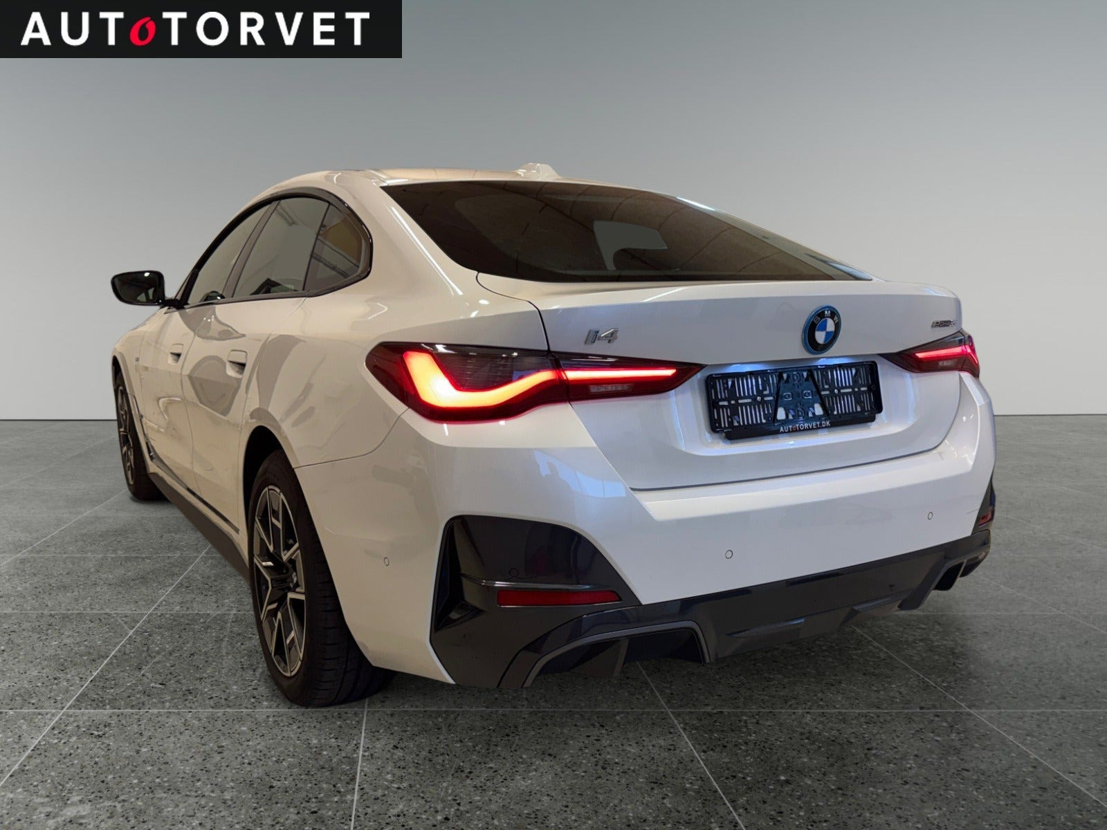 Hvid BMW i4 fra 2024