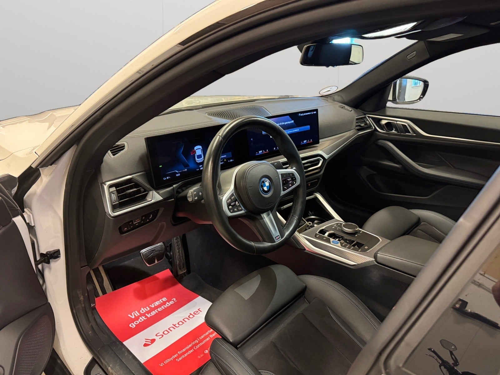 Hvid BMW i4 fra 2024