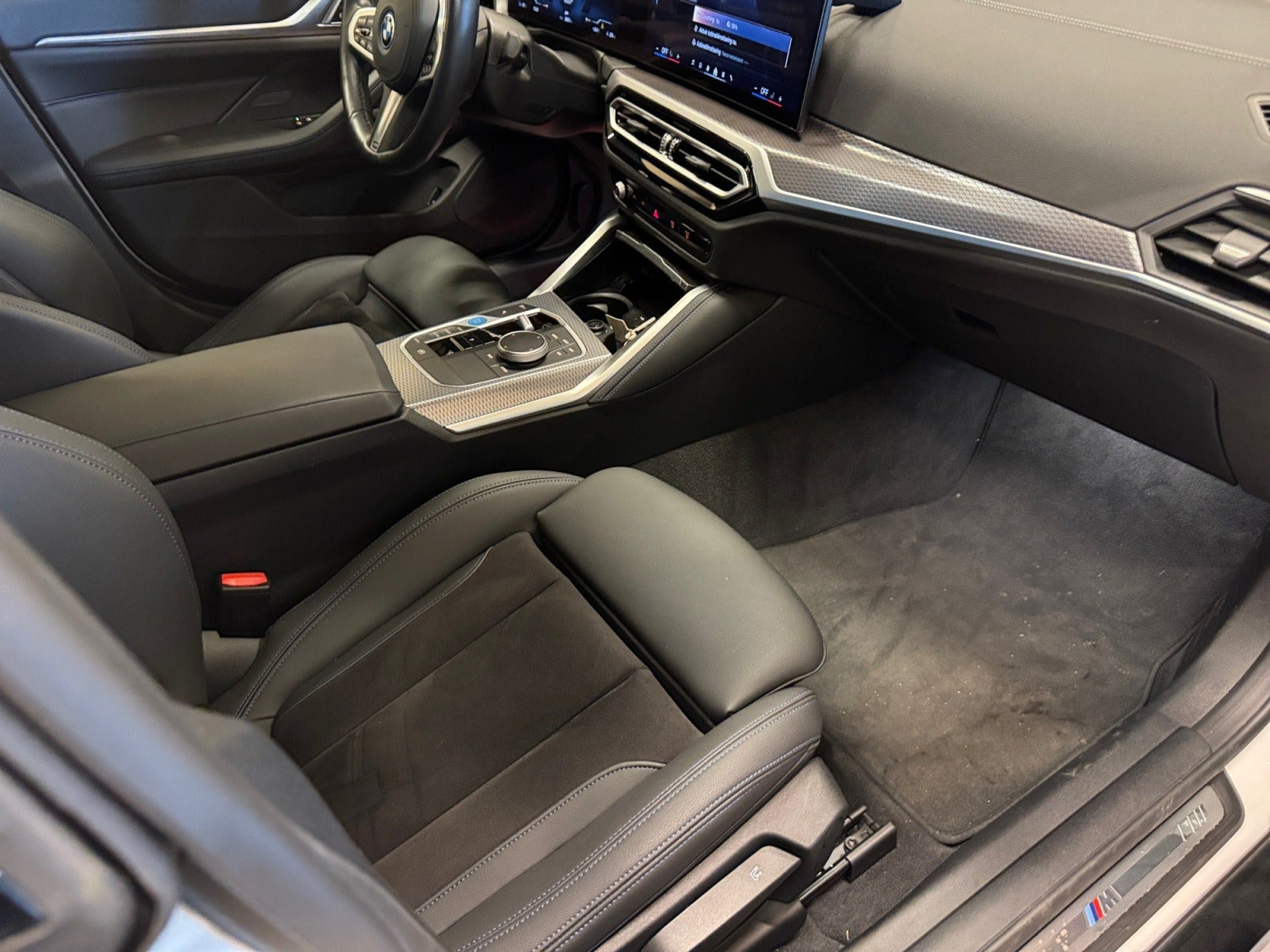 Hvid BMW i4 fra 2024