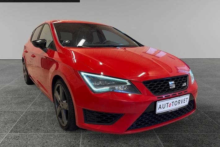 Rød Seat Leon fra 2014