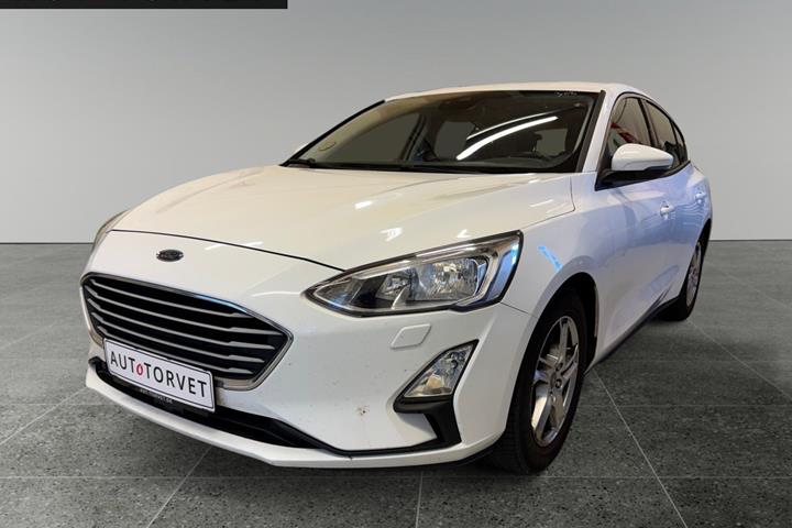 Hvid Ford Focus fra 2019 set udefra