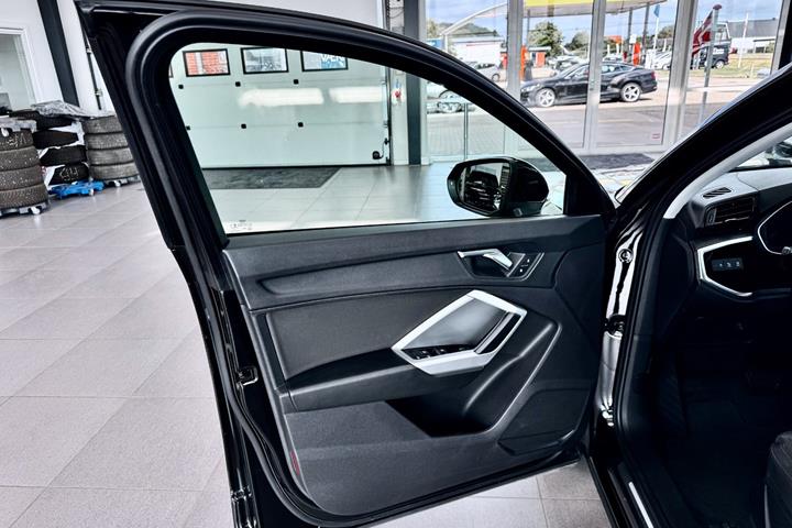 Sort Audi Q3 fra 2019