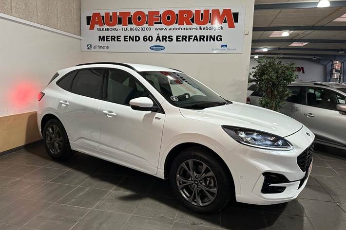 Hvid Ford Kuga fra 2021