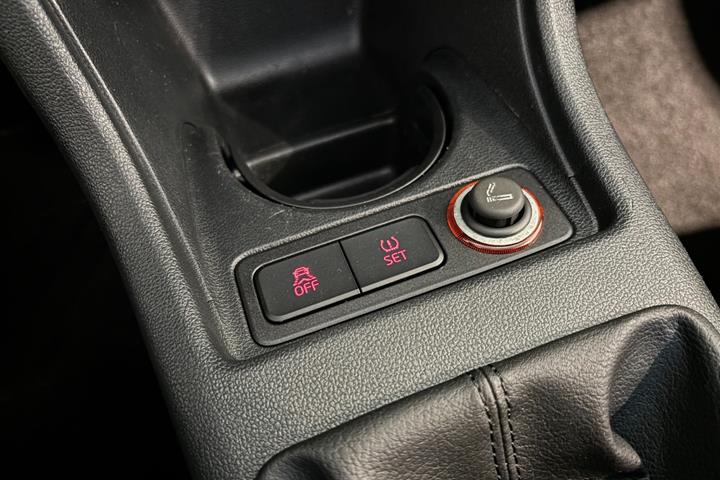 Hvid VW UP! fra 2018