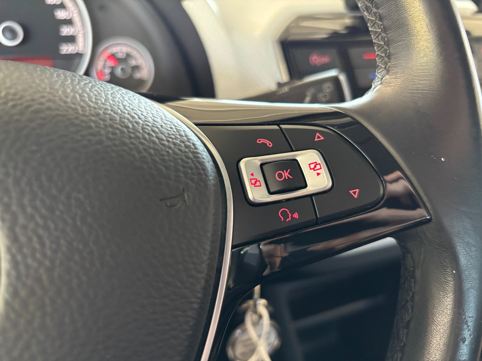 Hvid VW UP! fra 2018