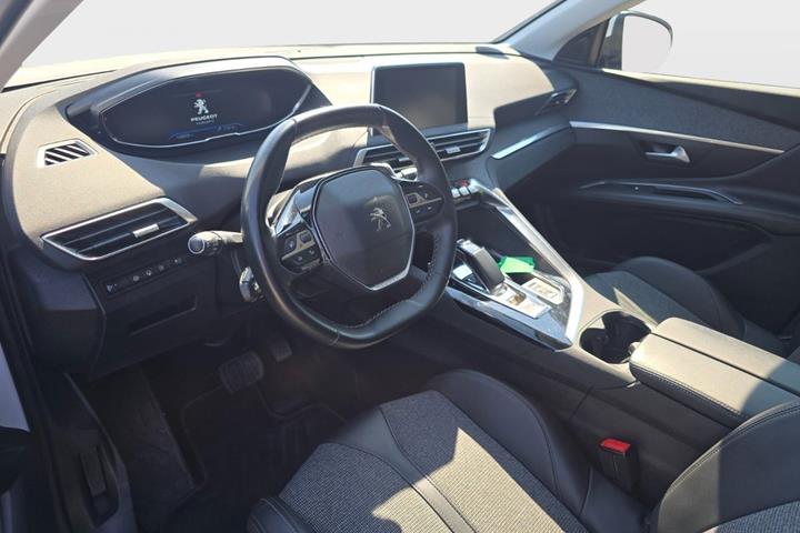 Hvid Peugeot 3008 fra 2020