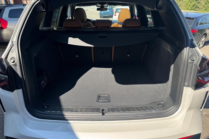 Hvid BMW iX3 fra 2022