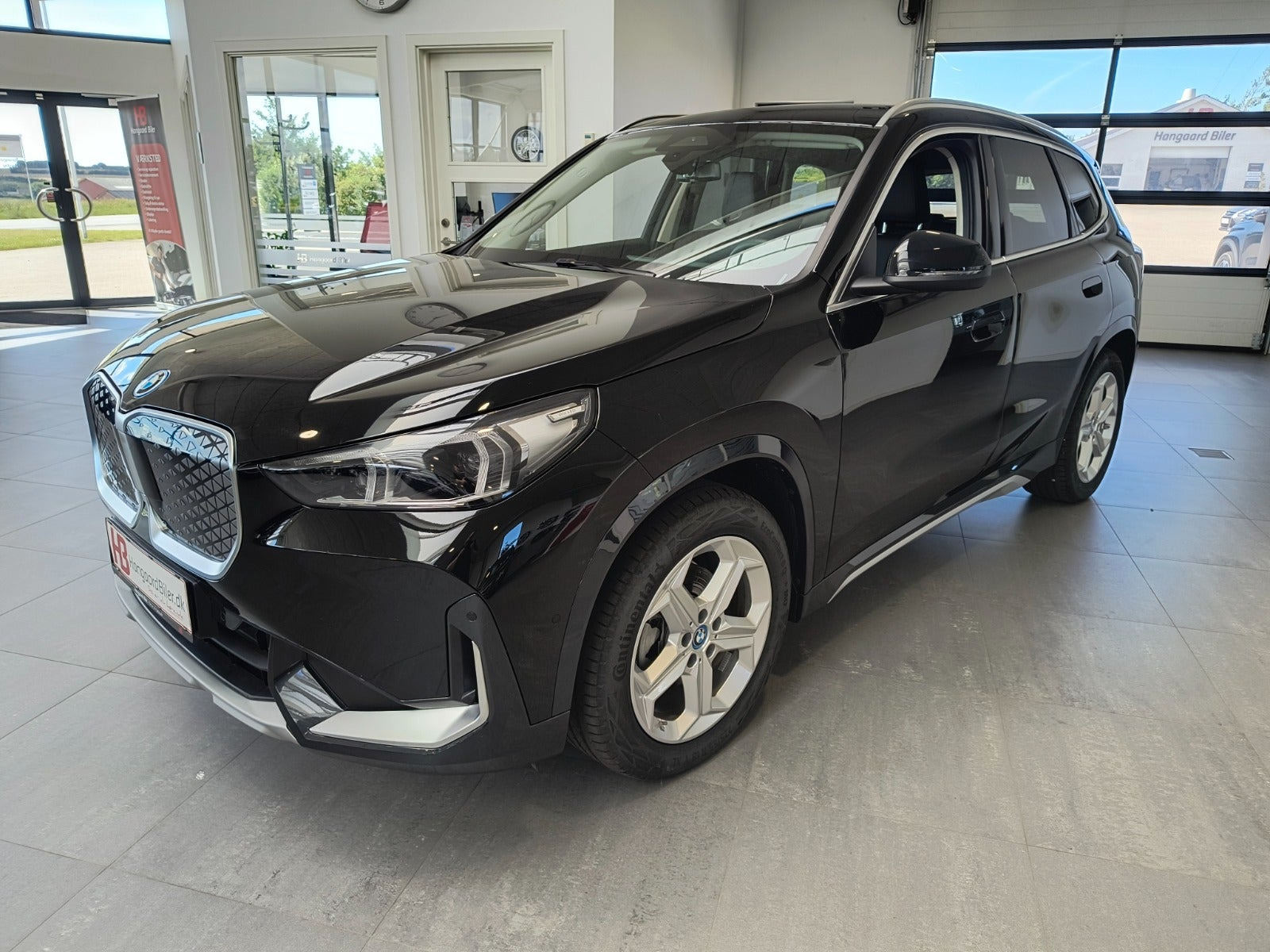 Sort BMW iX1 fra 2025