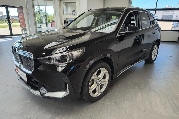 Sort BMW iX1 fra 2025