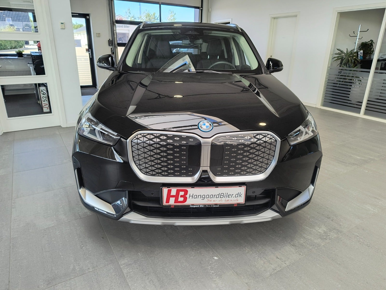 Sort BMW iX1 fra 2025