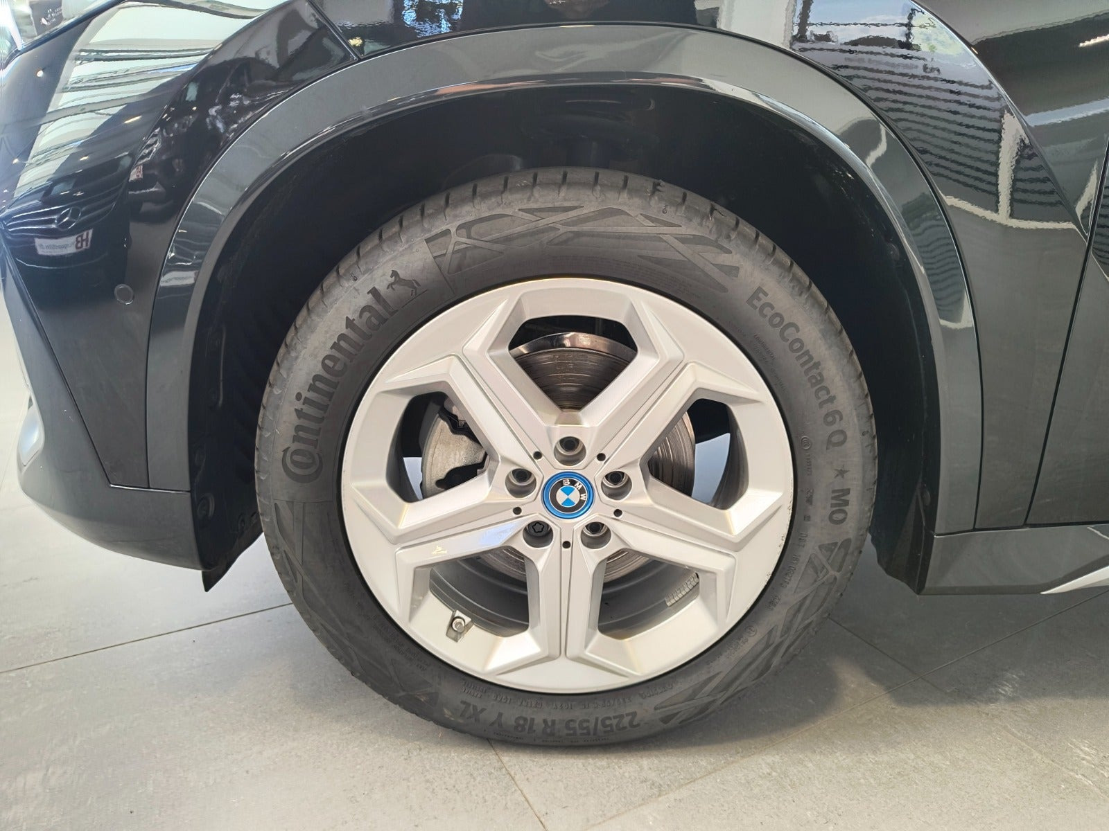 Sort BMW iX1 fra 2025