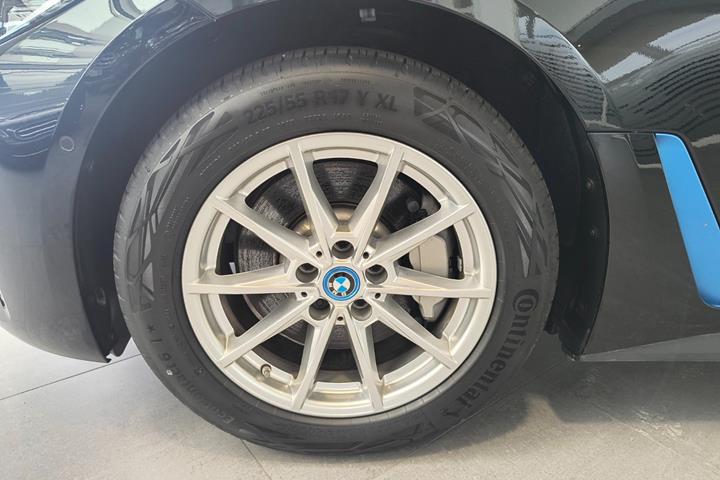 Sort BMW i4 fra 2024