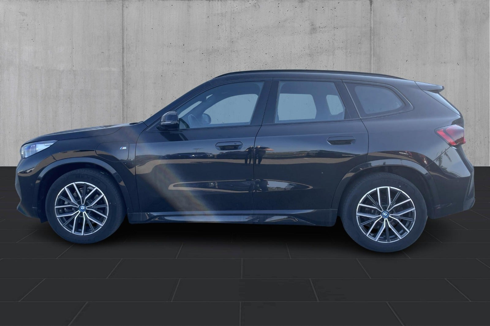 Sort BMW X1 fra 2023