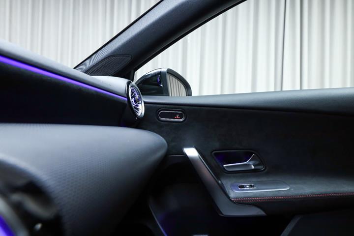 Hvid Mercedes A200 fra 2023