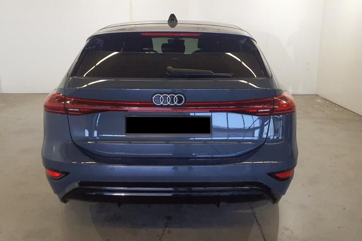 Blå Audi A6 e-tron fra 2025