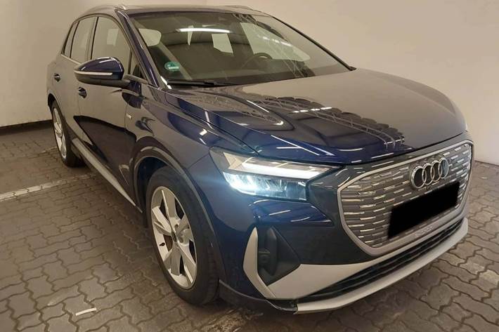 Blå Audi Q4 e-tron fra 2023