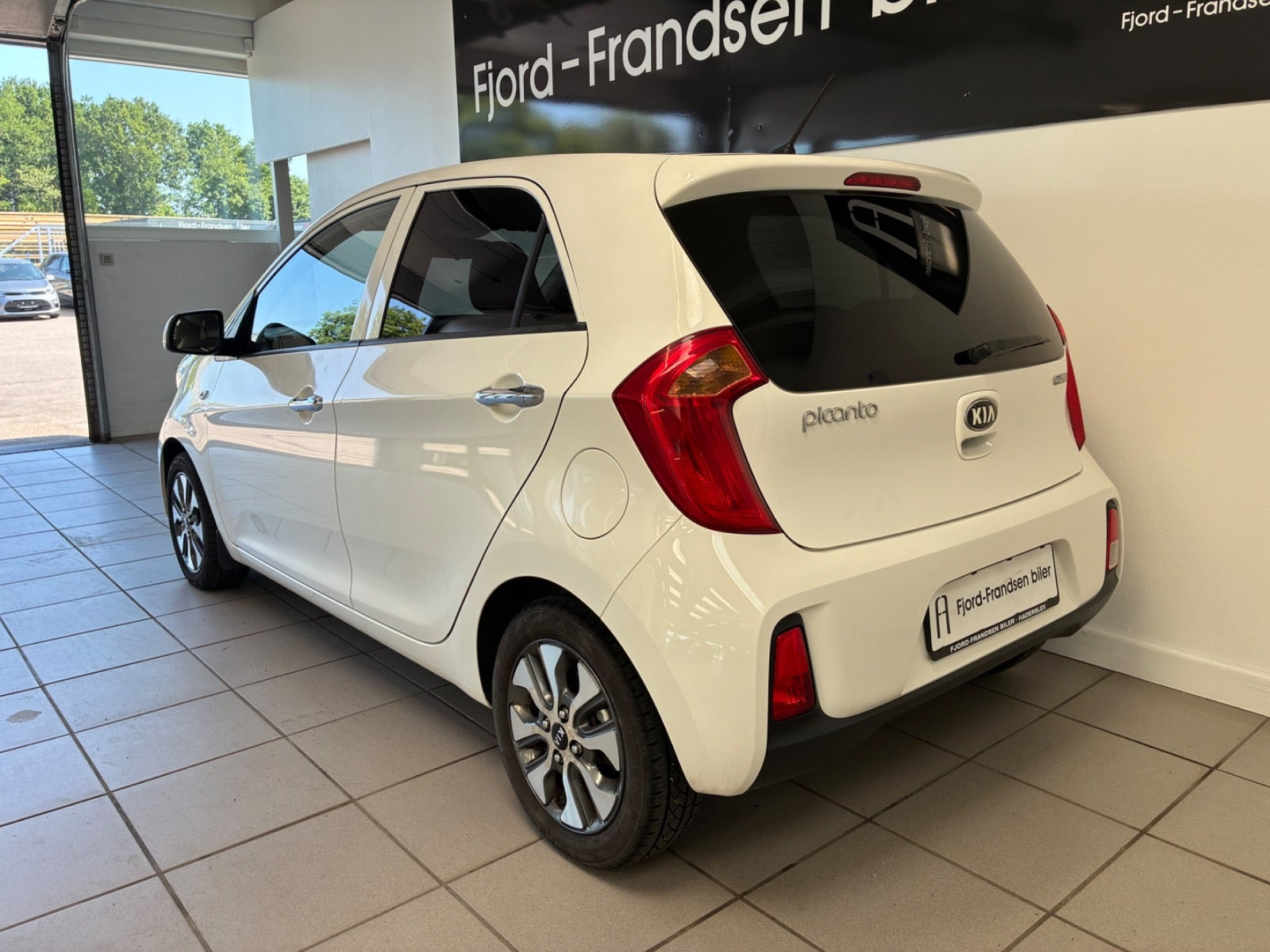 Hvid Kia Picanto fra 2016