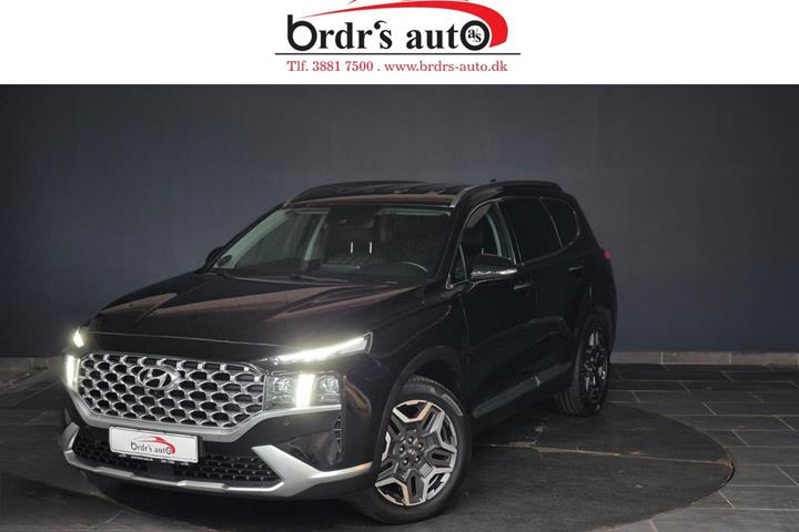 Sort Hyundai Santa Fe fra 2021 set udefra