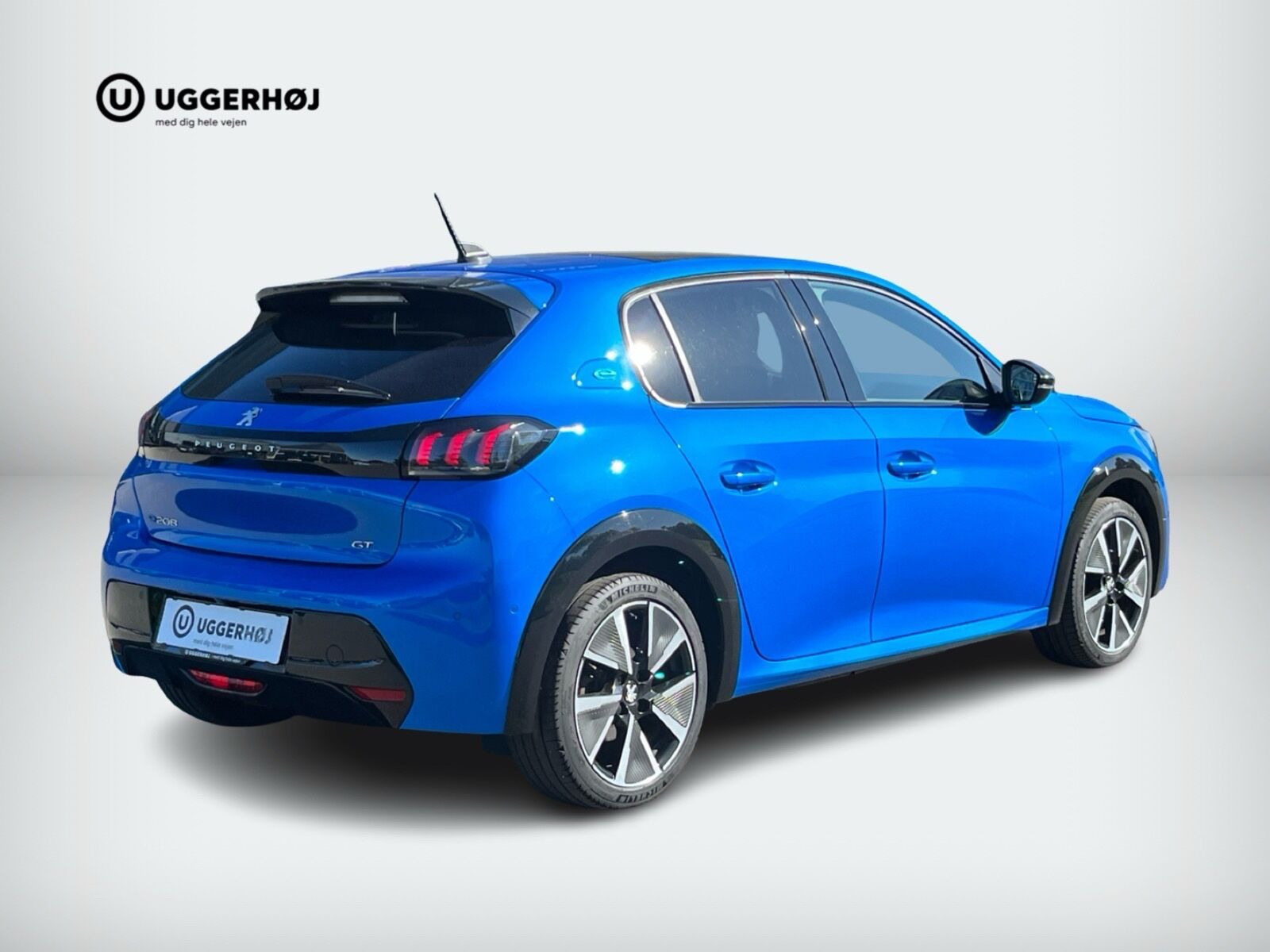 Blå Peugeot e-208 fra 2022