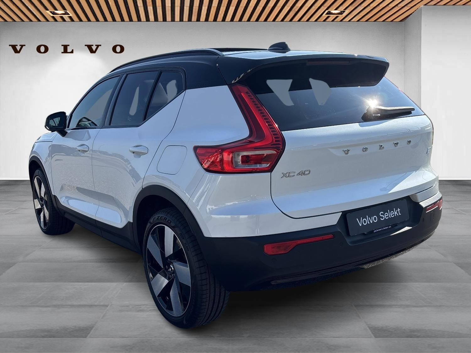 Hvid Volvo XC40 fra 2022