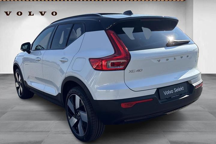 Hvid Volvo XC40 fra 2022