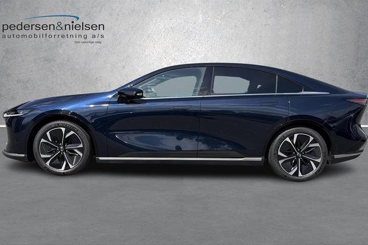 Blå Mazda 6e fra 2025