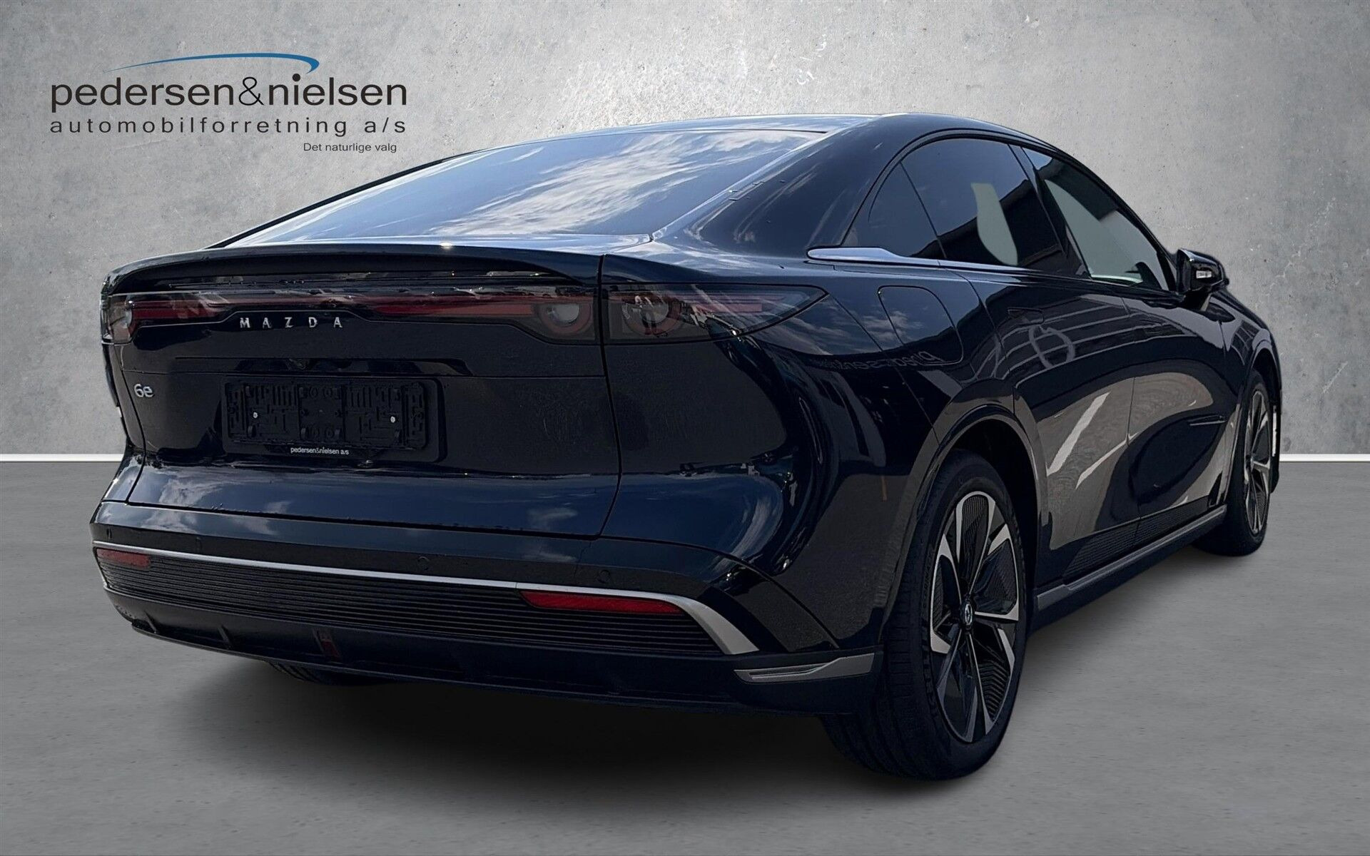 Blå Mazda 6e fra 2025