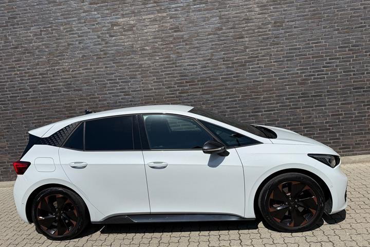 Hvid Cupra Born fra 2023