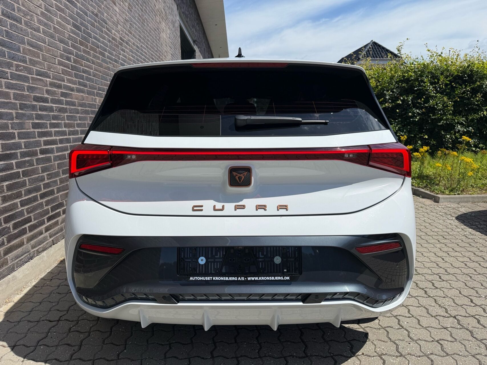 Hvid Cupra Born fra 2023
