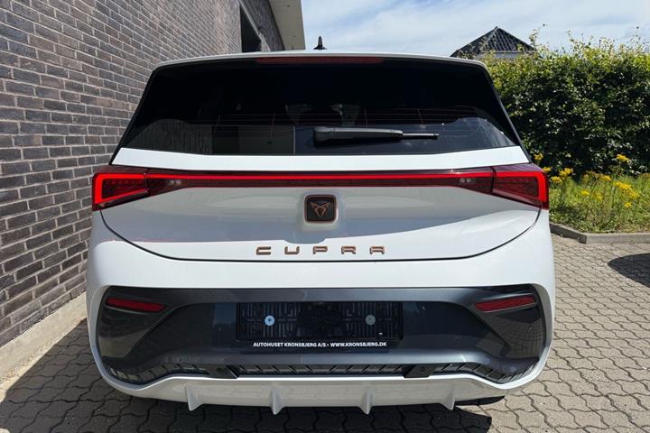 Hvid Cupra Born fra 2023