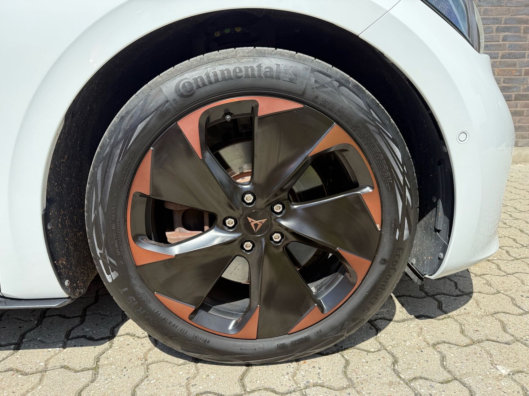 Hvid Cupra Born fra 2023
