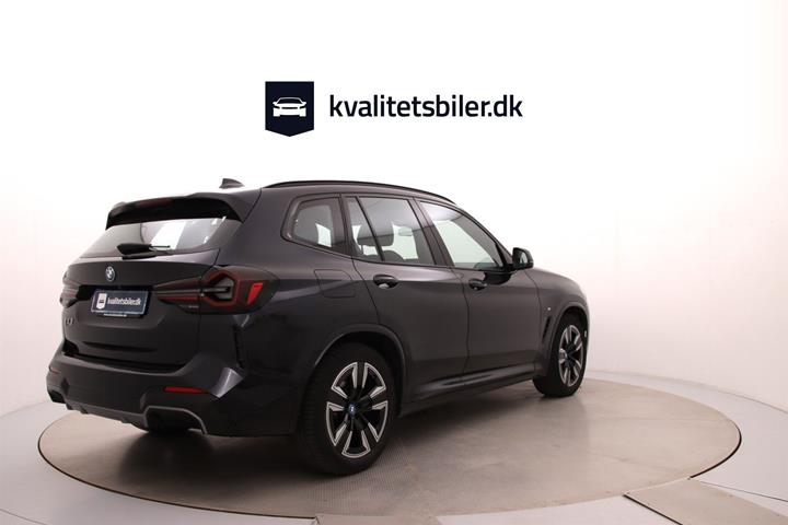 Sort BMW iX3 fra 2022