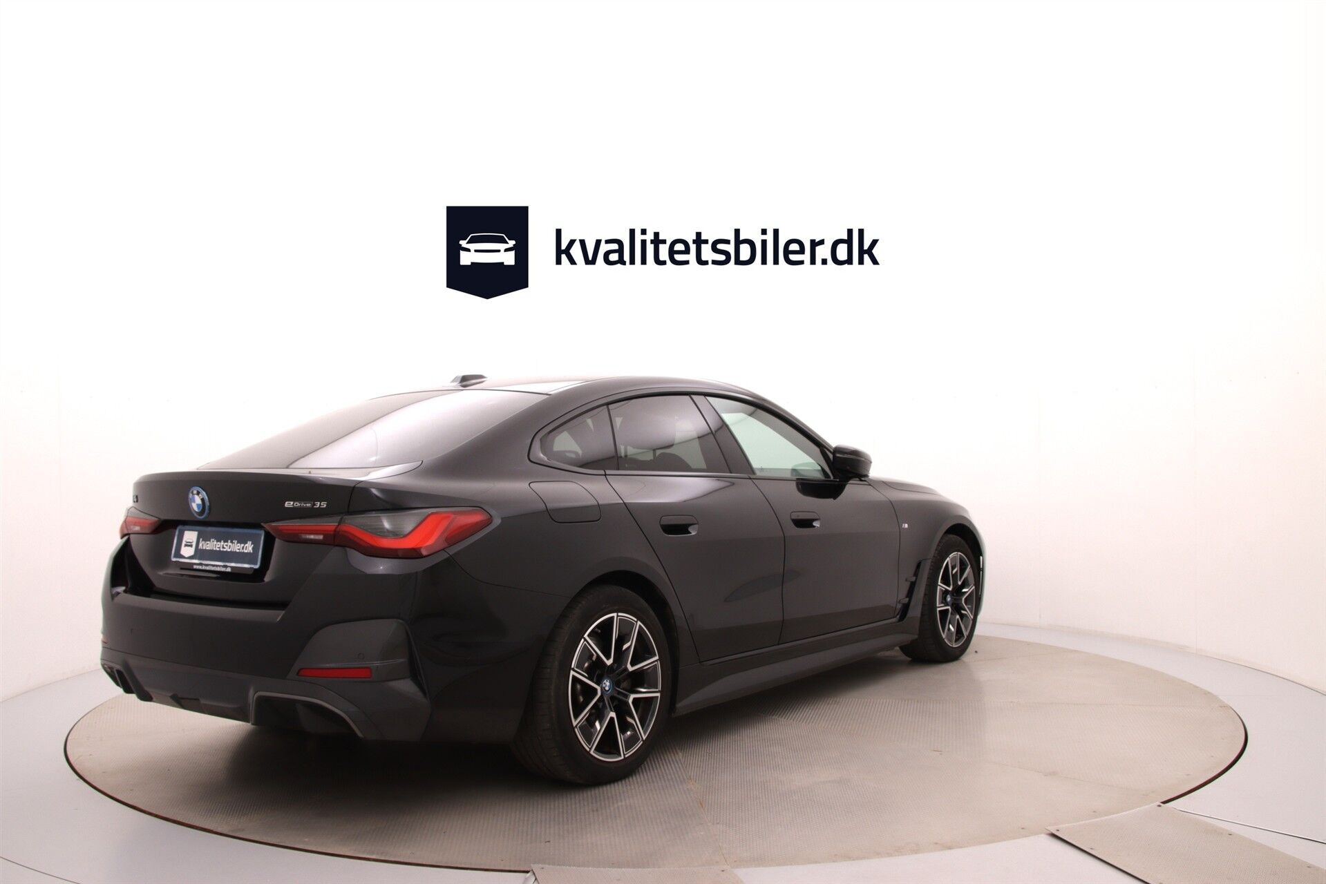Sort BMW i4 fra 2023