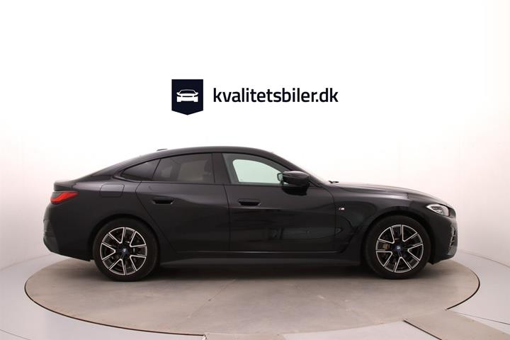 Sort BMW i4 fra 2023